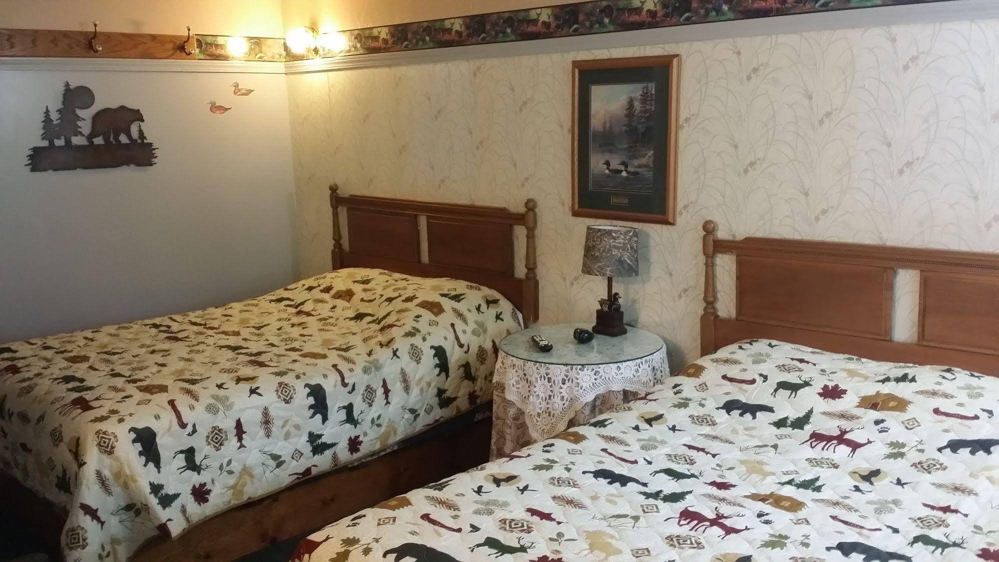 River Country Motor Lodge Grayling Zewnętrze zdjęcie